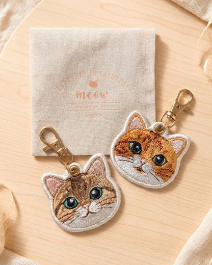 超萌客製寵物刺繡 Keychain｜你家主子插畫風模樣 + 超萌肉球顏色 + 名字 Meow by Catitude