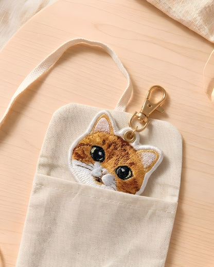 超萌客製寵物刺繡 Keychain｜你家主子插畫風模樣 + 超萌肉球顏色 + 名字 Meow by Catitude