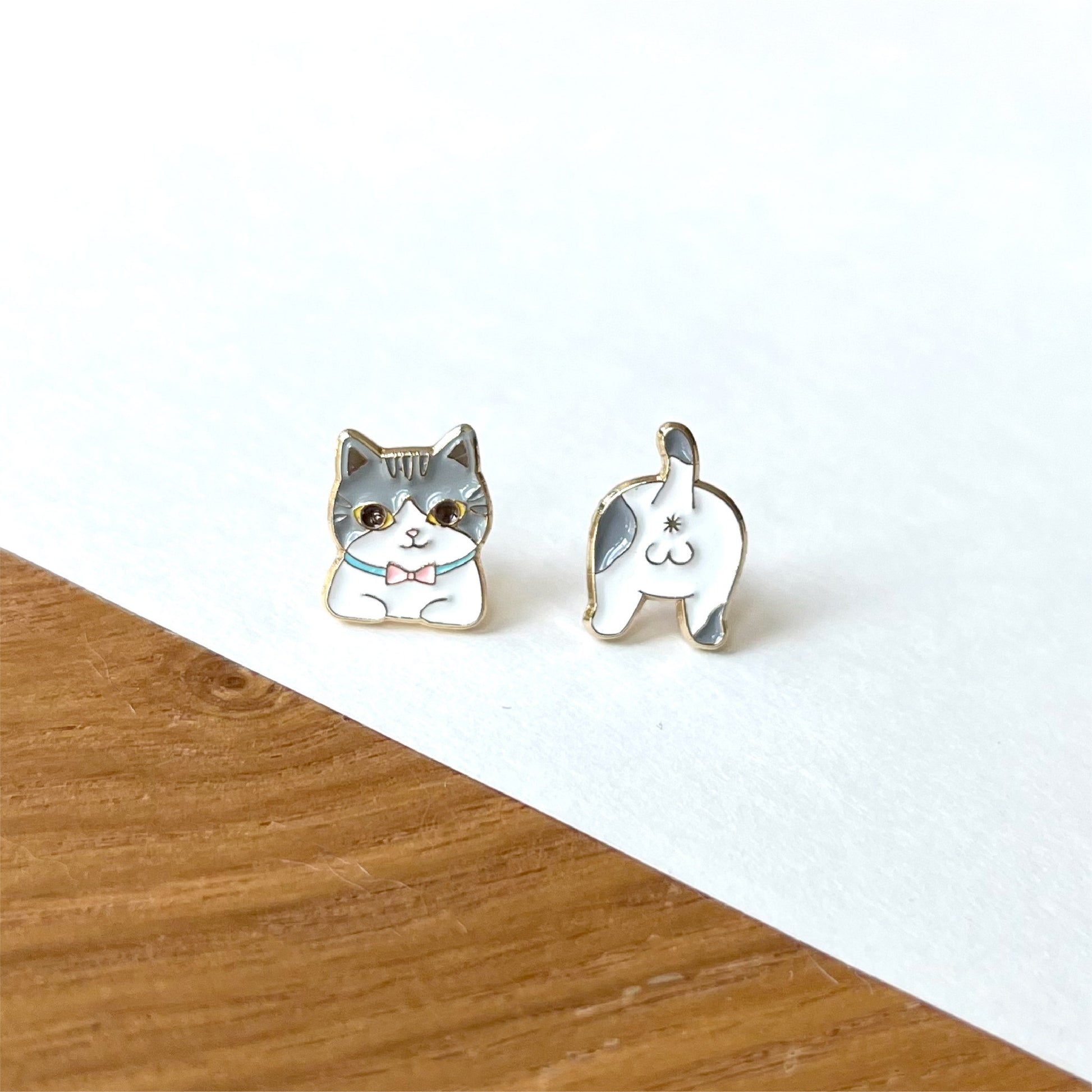 Meow 灰白色紳士貓摺手手和貓屁屁耳環 Meow by Catitude